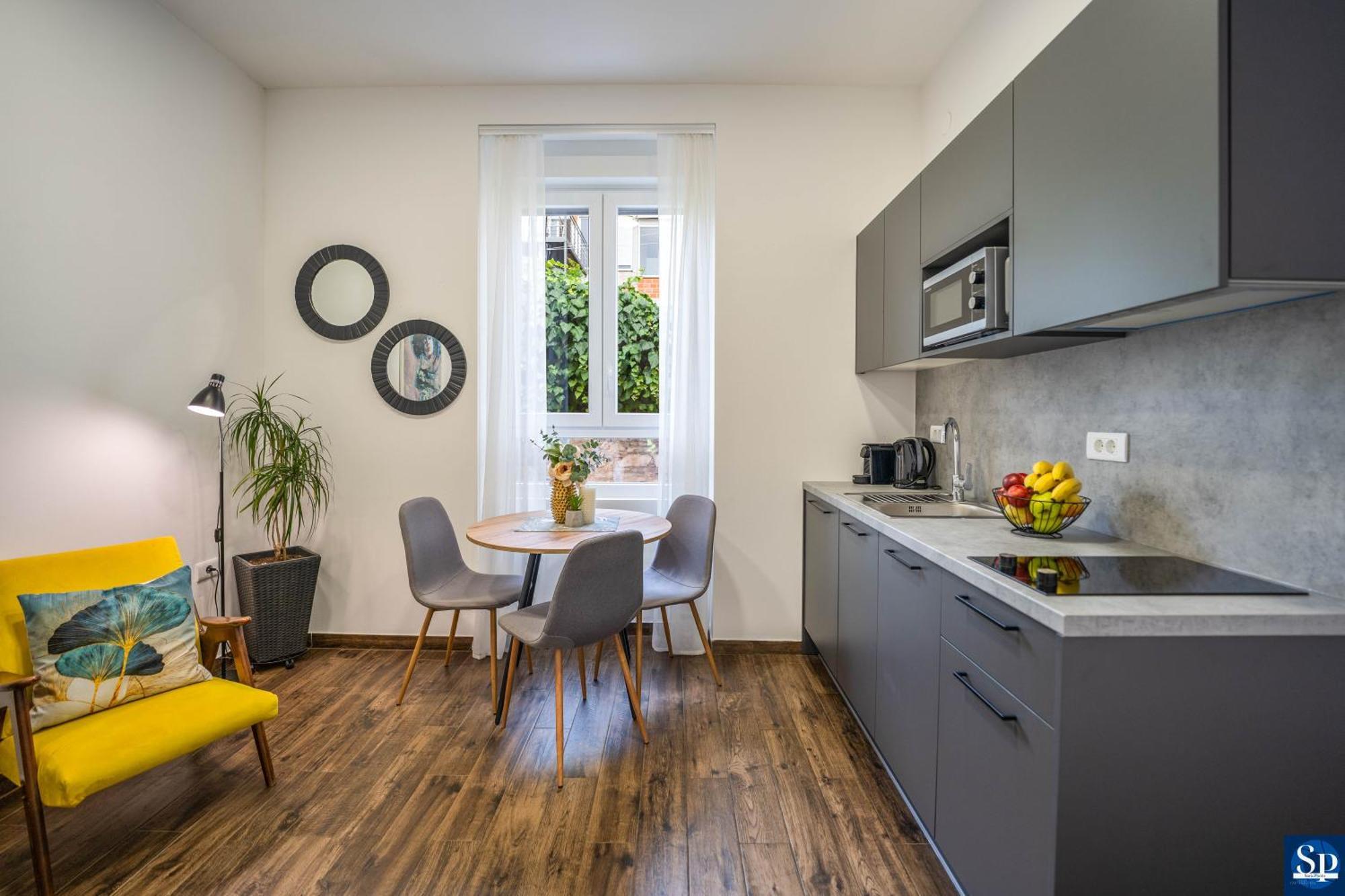 Colosseum Garden Studio Apartments PUY Eksteriør bilde